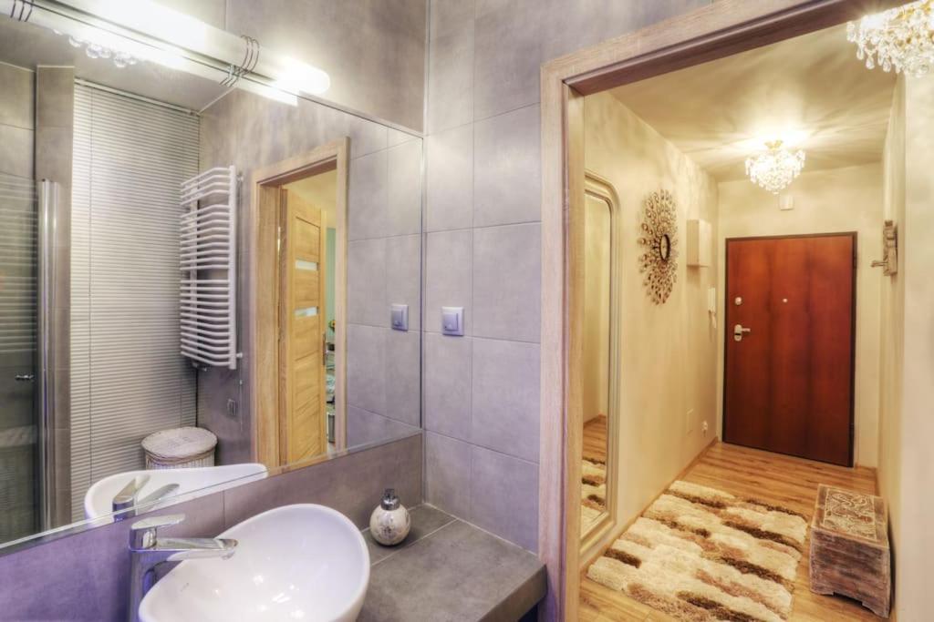 Ekskluzywny Apartament W Centrum Z Balkonem I Parkingiem クラクフ エクステリア 写真